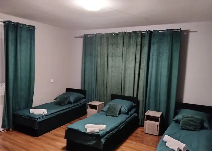 Varzob Lll * ワルシャワ