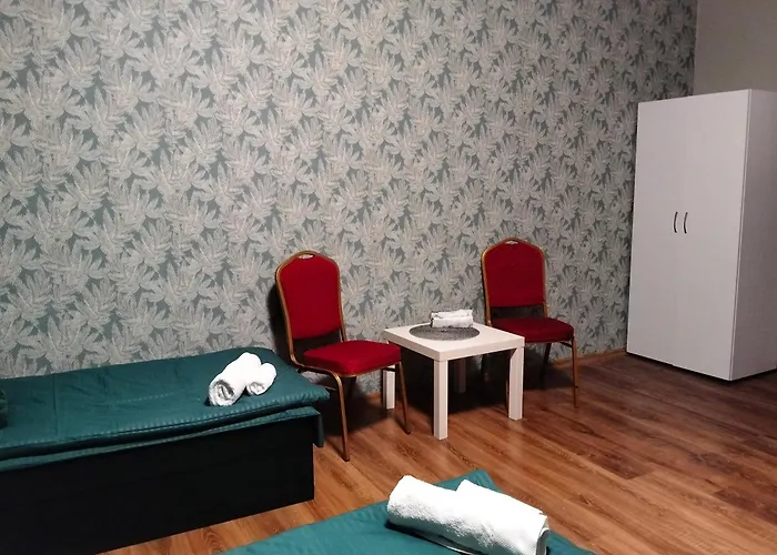 Pensión Varzob Lll Varsovia